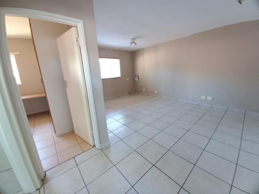 2 Bedroom Property for Sale in Die Bult Western Cape